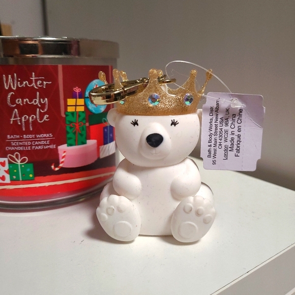 Bath and Body Works White Polar Bear Christmas Hand Sanitizer Pocket bac Keychai - Picture 1 of 2